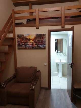 Отель Готельний комплекс WindHill Киев Трехместный номер Делюкс-3